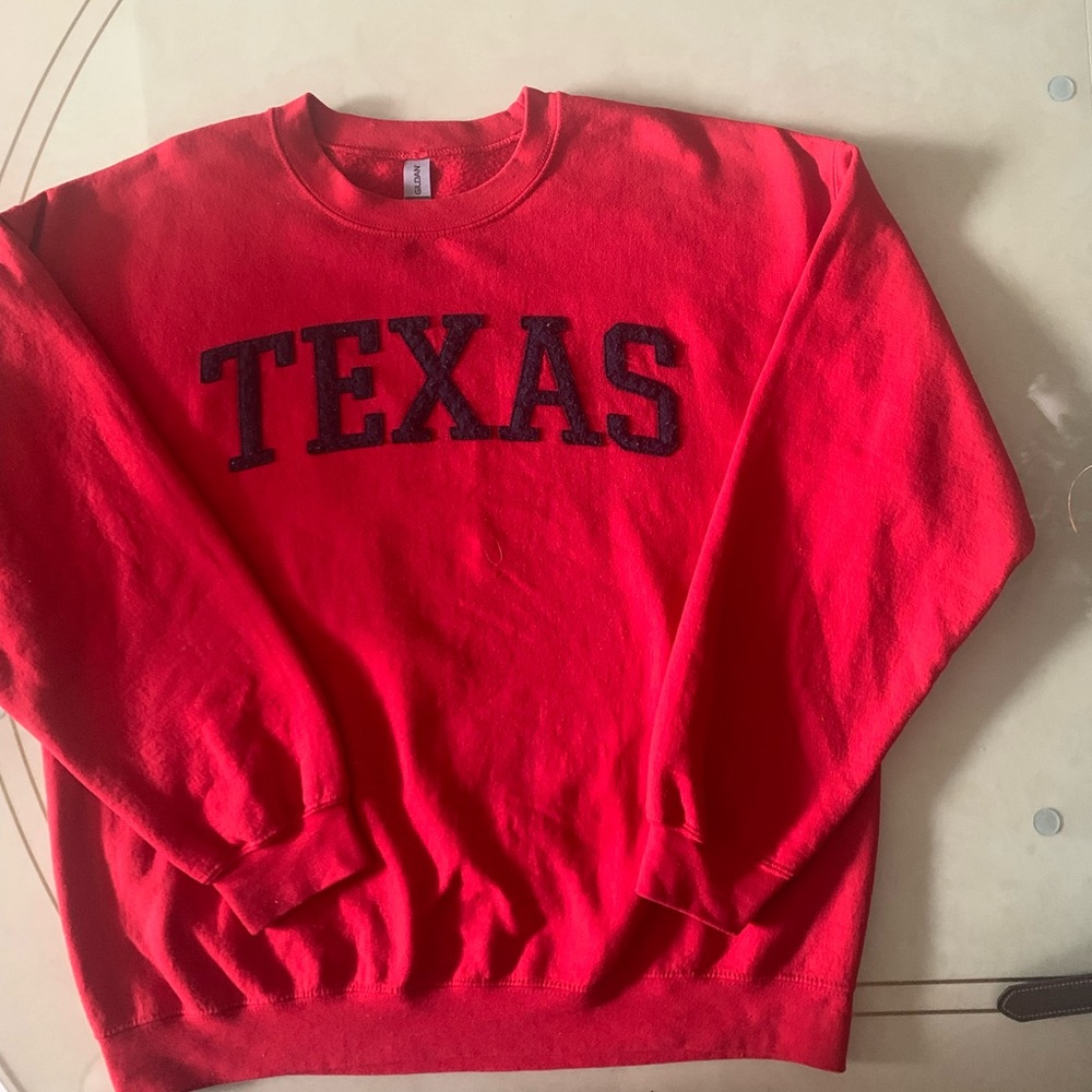 Gildan’s Women’s Sweatshirt - Picture 13 of 16